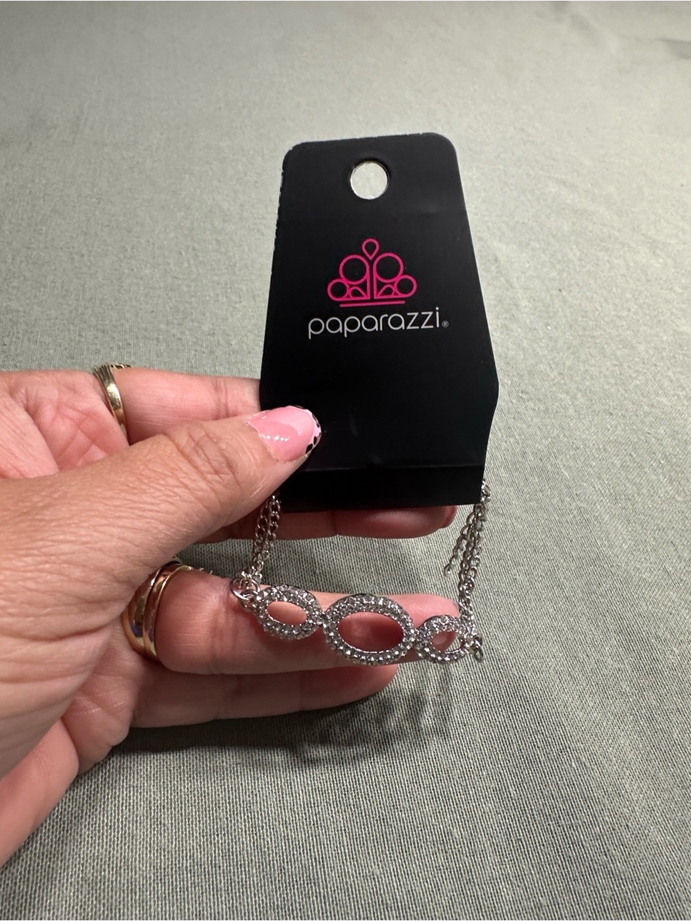 paparazzi Silver Sparkling Linked Oval Necklace